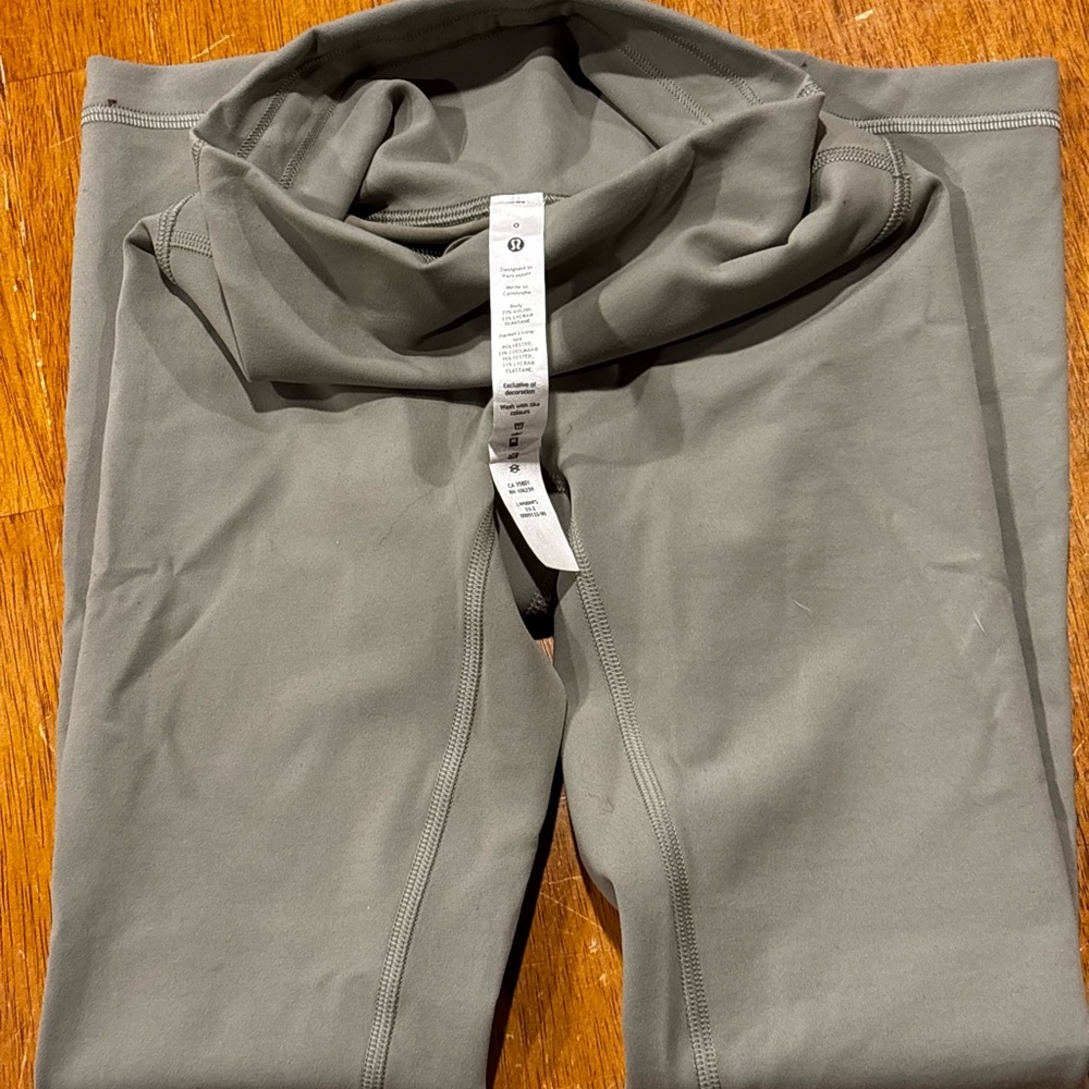 Lululemon Sage Green High Rise Leggings Size 0 Full Length Athletic Yoga - Picture 4 of 9